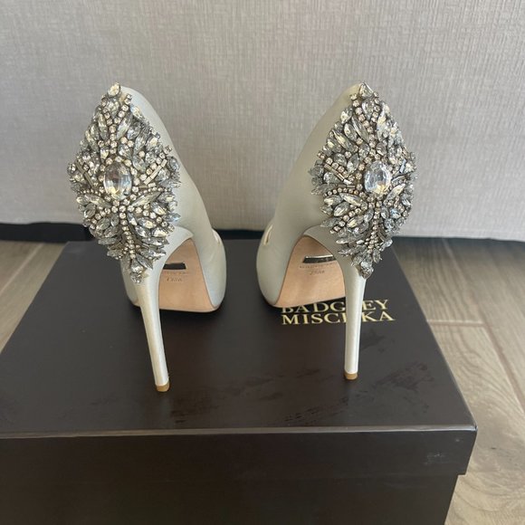 Badgley Mischka Heels - Picture 5 of 7